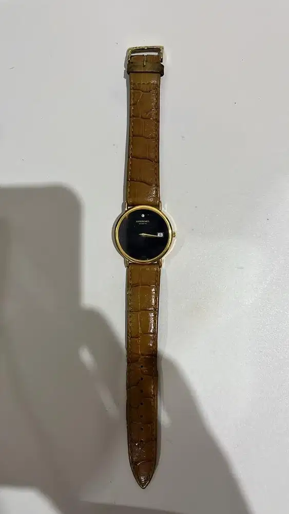 Jam tangan bekas Raymond well