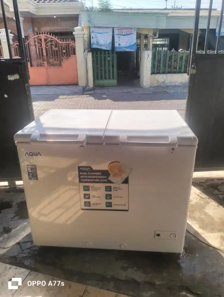 Chest freezer aqua
