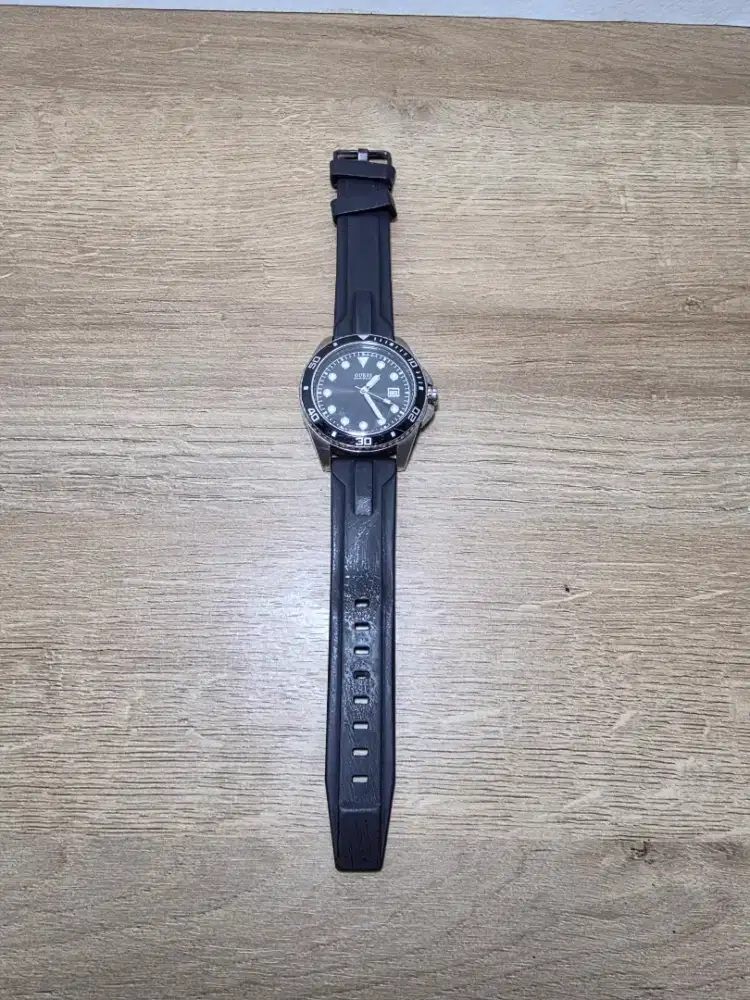 Jam Tangan Guess Pria W1050G1 Original