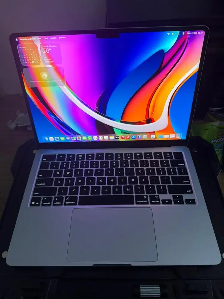 Jual Laptop MacBook Air M4 16/256 GB Ibox
