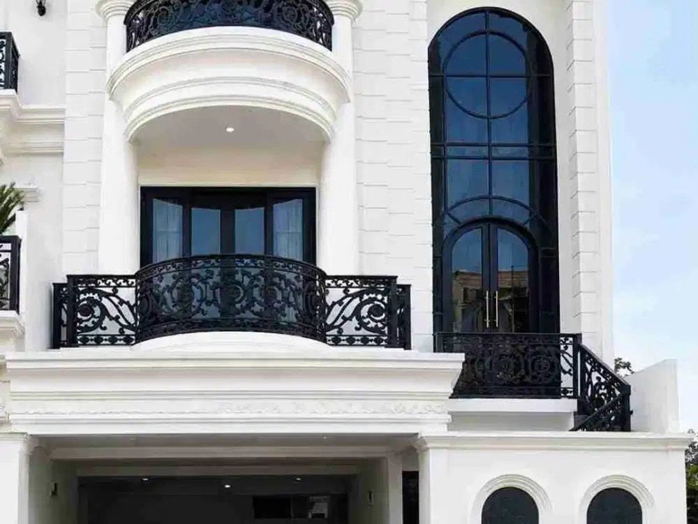 Dijual rumah mewah 3 Lt di perumahan pinggir jalan moh. Kahfi 1, jagakarsa JAKSEL