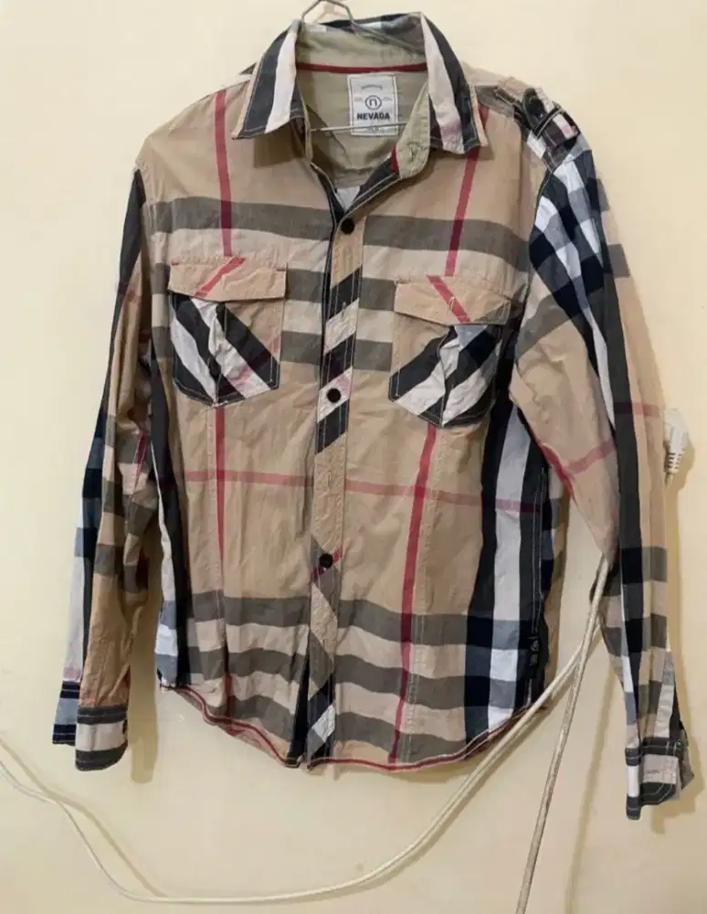 Kemeja Pria Nevada Size M