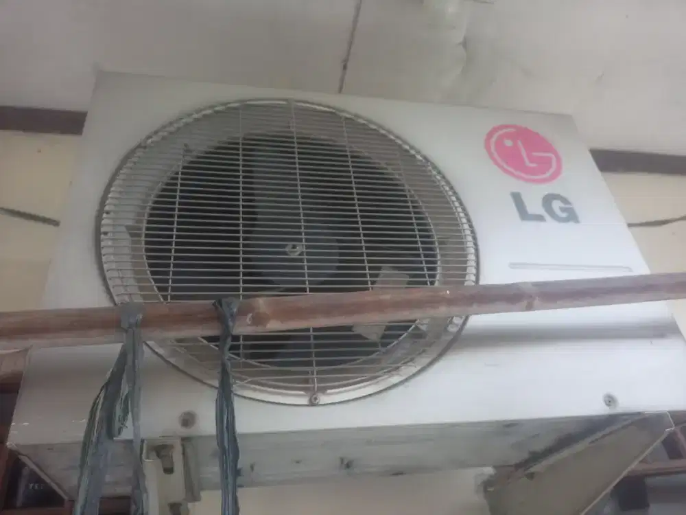Di jual AC outdoor LG copotan original (kompresor bagus)