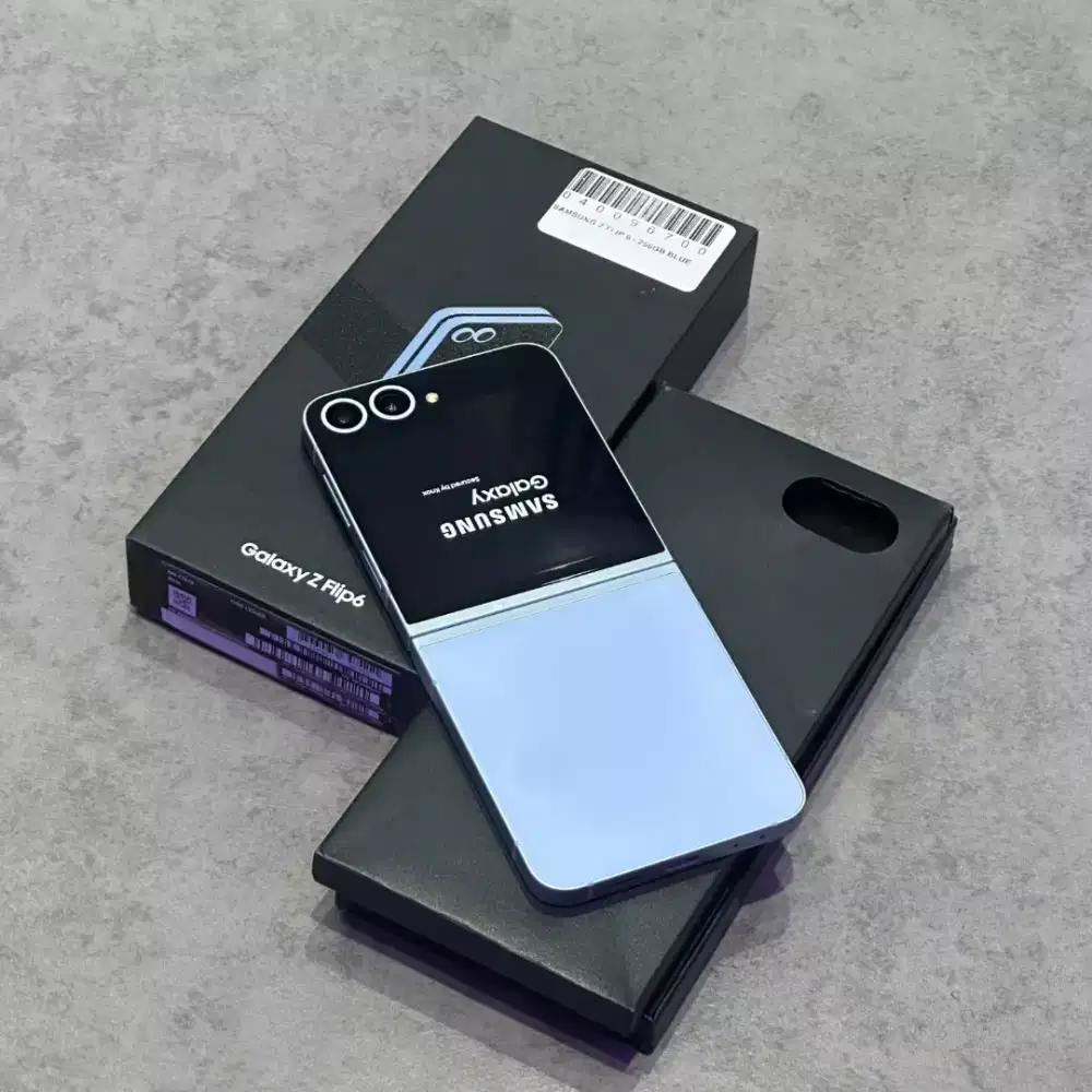 Samsung Galaxy Z Flip 6 12/256 sein like new!!!
