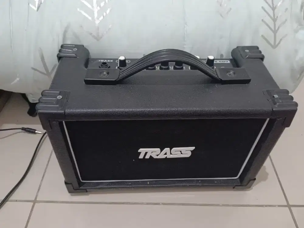 Ampli gitar Trass 20 watt