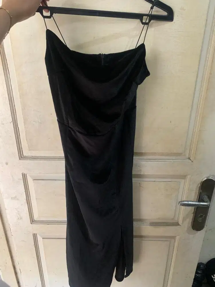 Dress hitam bludru