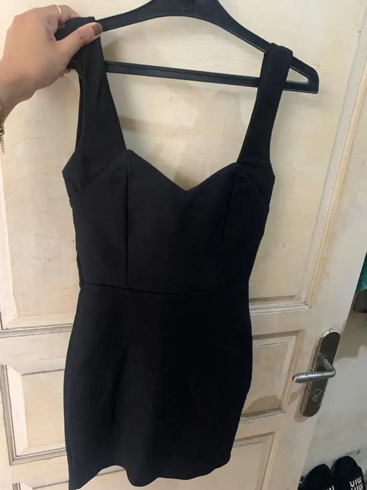 Mini Dress hitam sudah ada cup bra