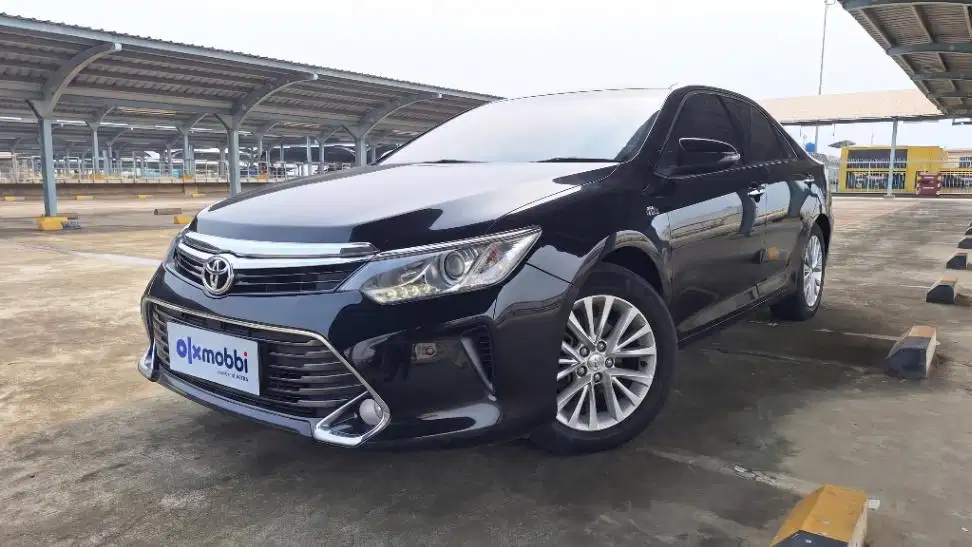 Pajak Panjang TDP 10JT - Toyota Camry 2.5 V Bensin-AT 2018 Hitam
