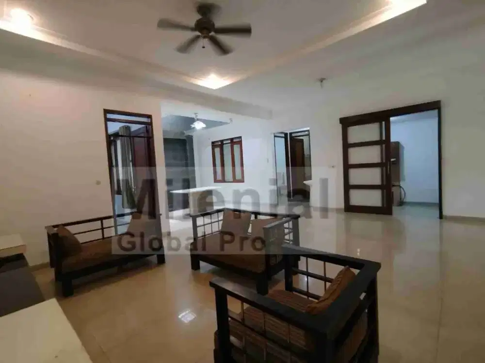 Disewakan Rumah Siap Huni Singgasana Lingkungan Tenang
