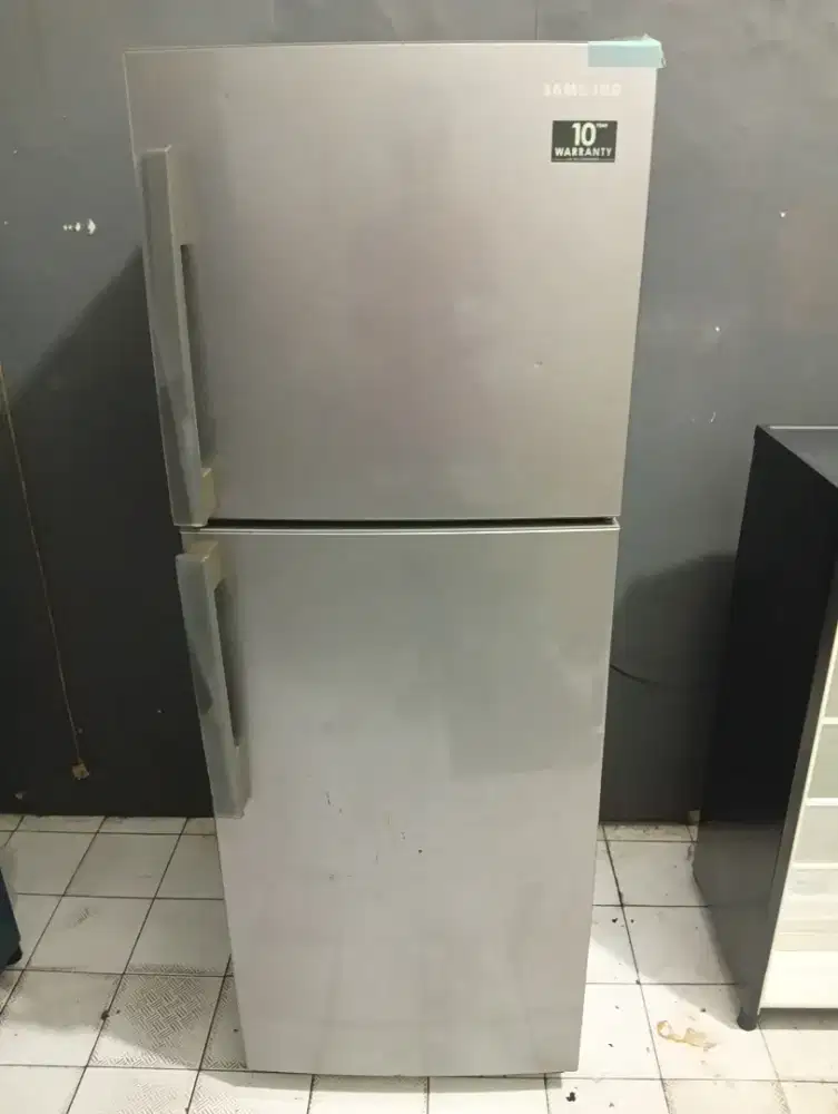 Kulkas samsung 2 pintu inverter