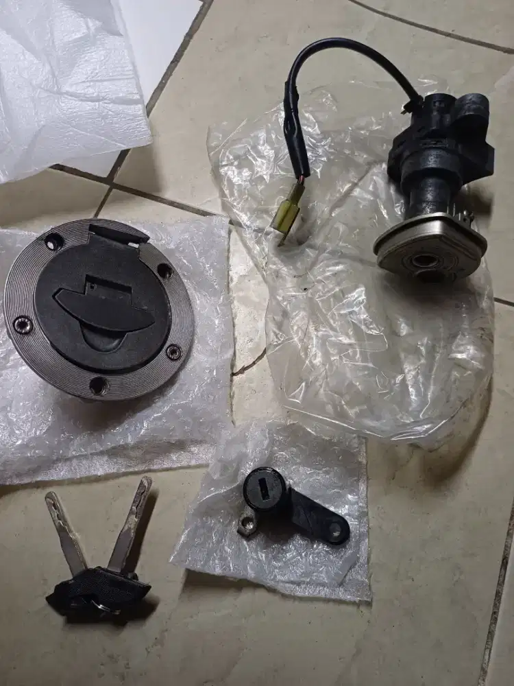 Full set kunci tanki,kunci jok,kunci stang ori bawaan motor