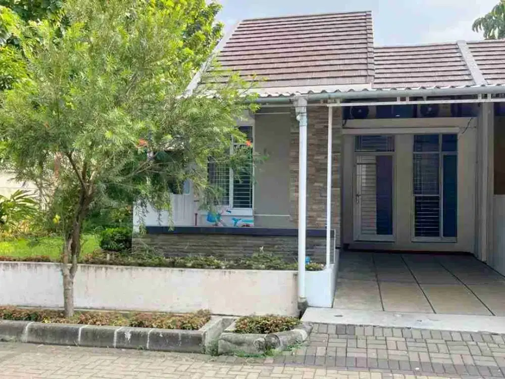 RUMAH CANTIK SEMI FURNISHED DEKAT TOL DAN STASIUN