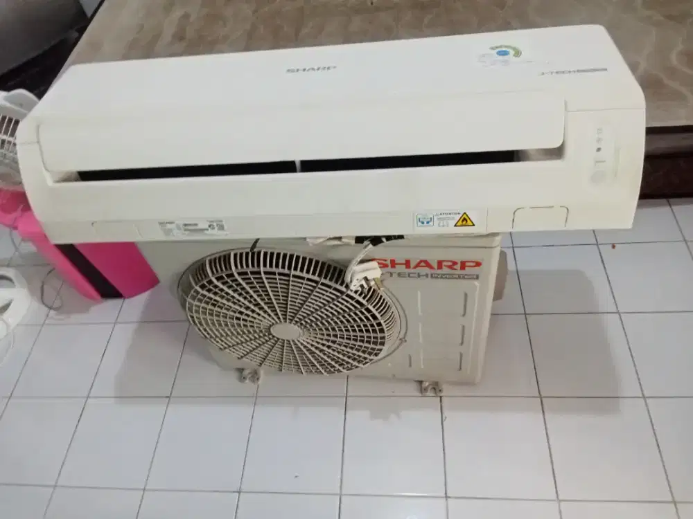 AC second Sharp j-tech inverter 1/2 pk...
