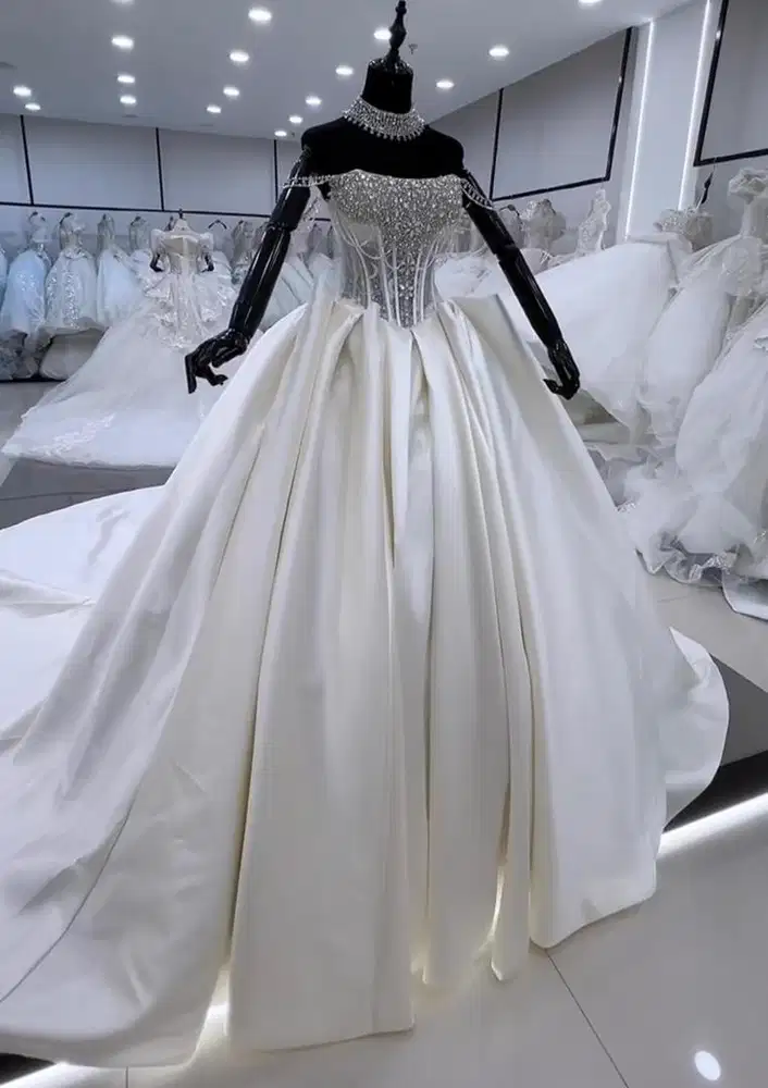 Gaun nikah (cuman pakai sekali)