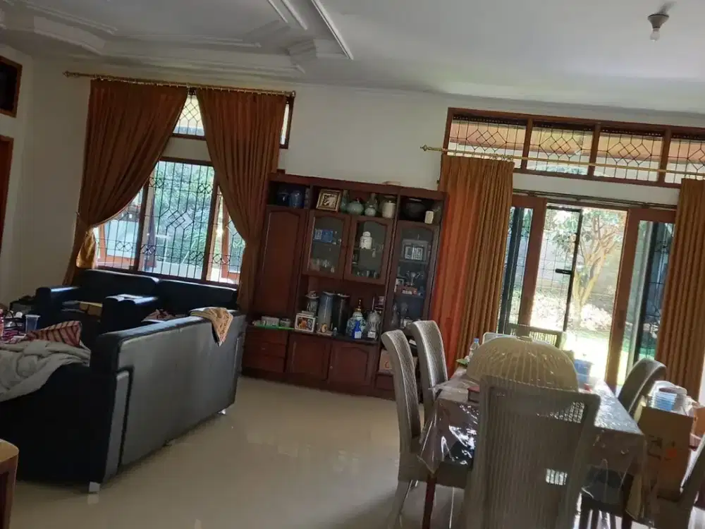 Dijual Rumah besar tanah luas di Setiabudi regency Bandung