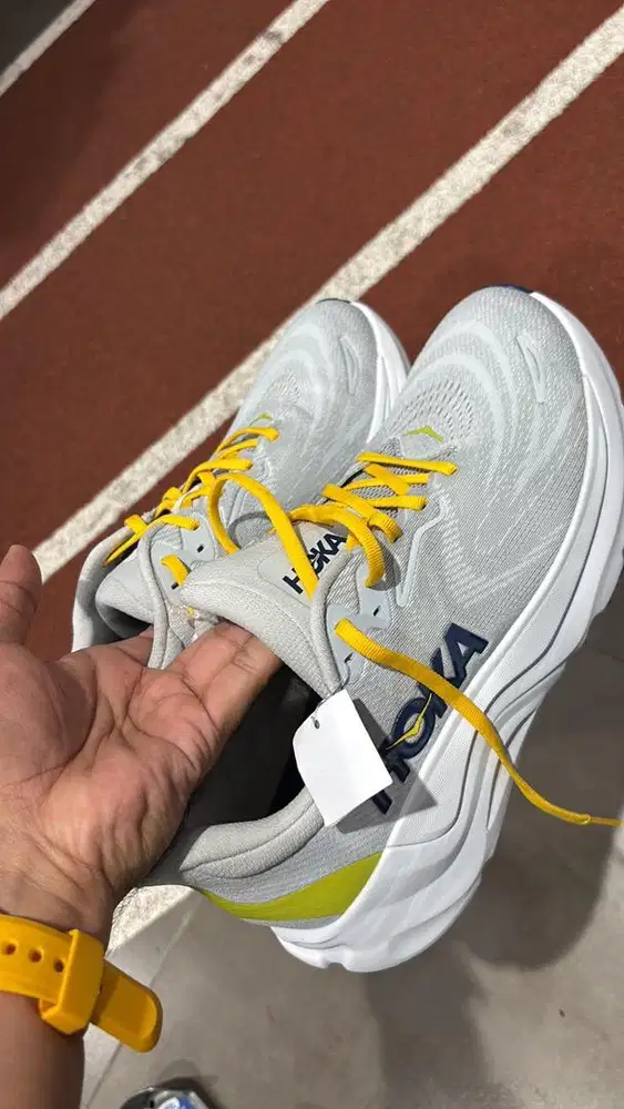 sepatu hoka uk 43