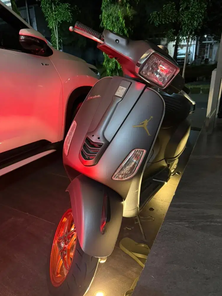Vespa LX 125 i-Get Grey – Murah,Stylish & Elegan