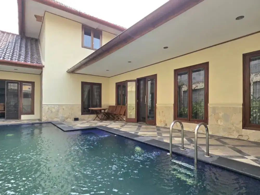 Dijual Murah Rumah Siap Huni  Di Kebayoran Baru, Dalam Komplek (Gated)