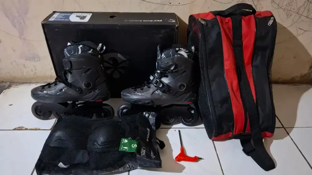 Sepatu Roda Inline skate merk Flying Eagle X5F Shadow size 42