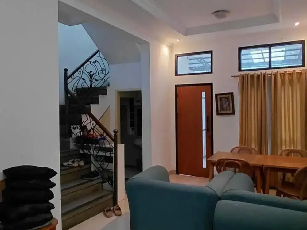 JUAL RUMAH CIPEDES TENGAH