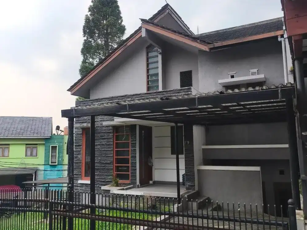 Dijual Rumah Villa lokasi Dago