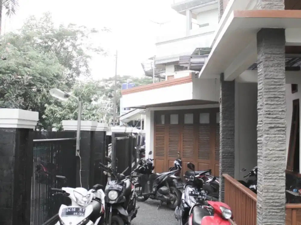 Dijual rumah kantor bagus siap pakai di sawah kurung regol