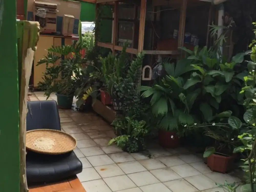 Dijual ruko + rumah 3 lantai di cibaduyut