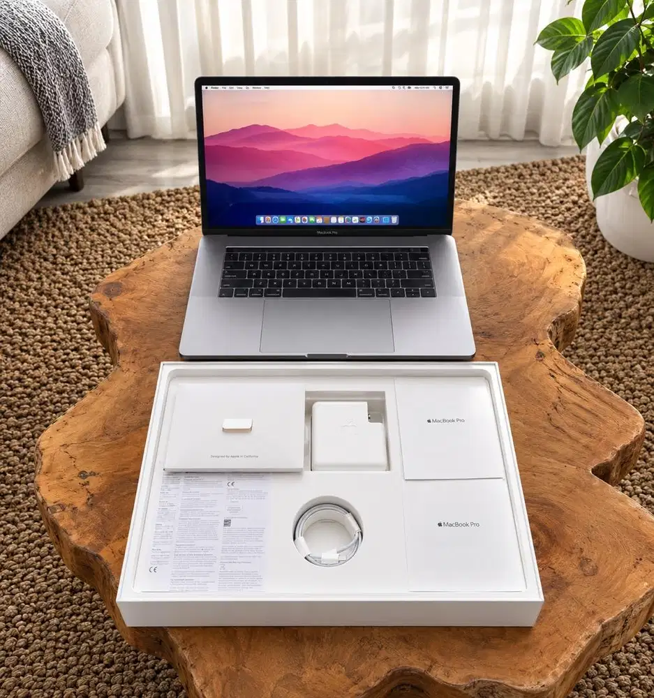 Macbook Pro 15 ibox CTO i7 16/512GB Fullset Spek Brutal