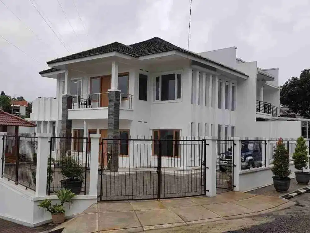 Dijual Rumah Minimalis Modern, Siap Huni di Setiabudhi Regency, Posisi Hoek, Harga Jual Dibawah Pasaran
