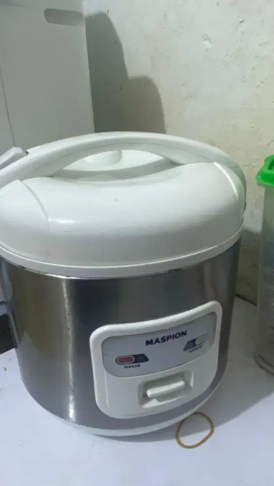 Rice cooker maspion baru pakai 1 tahun