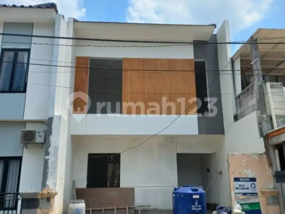 Rumah Baru SHM 2 Lantai Unfurnish Harga Nego di Nusaloka BSD