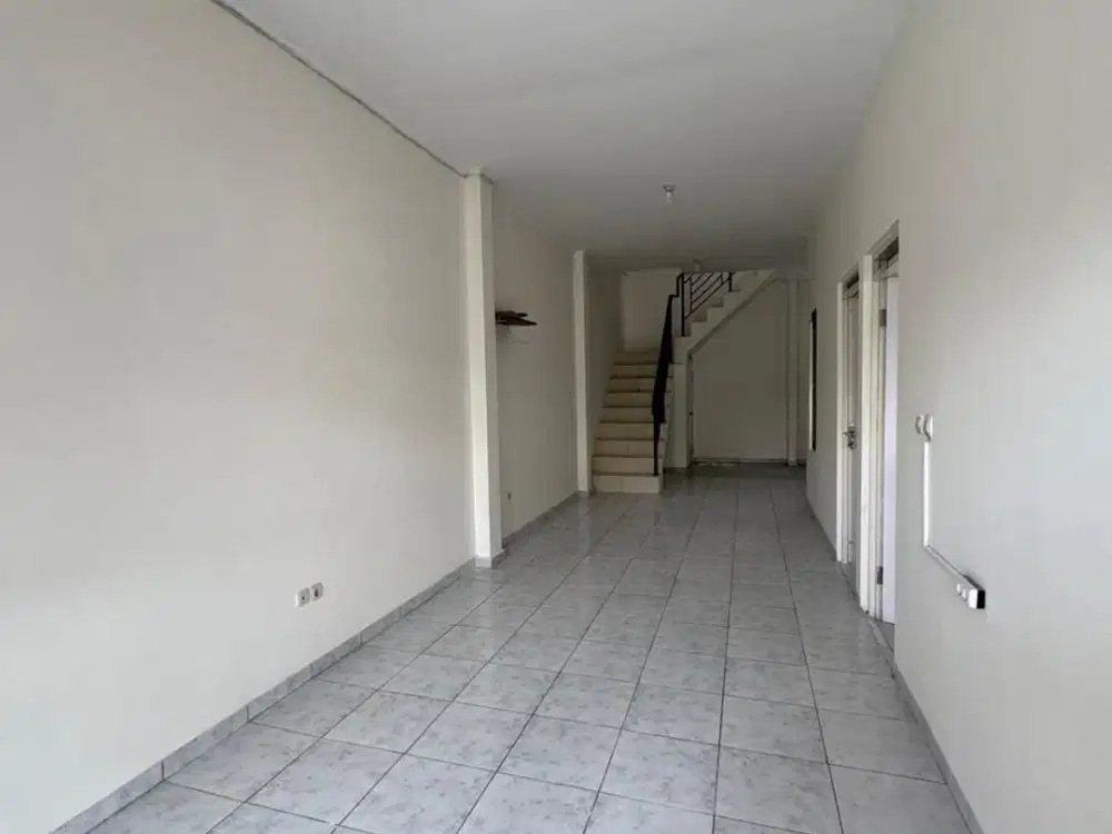 Dijual rumah bagus siap huni di Taman Kopo Indah 3