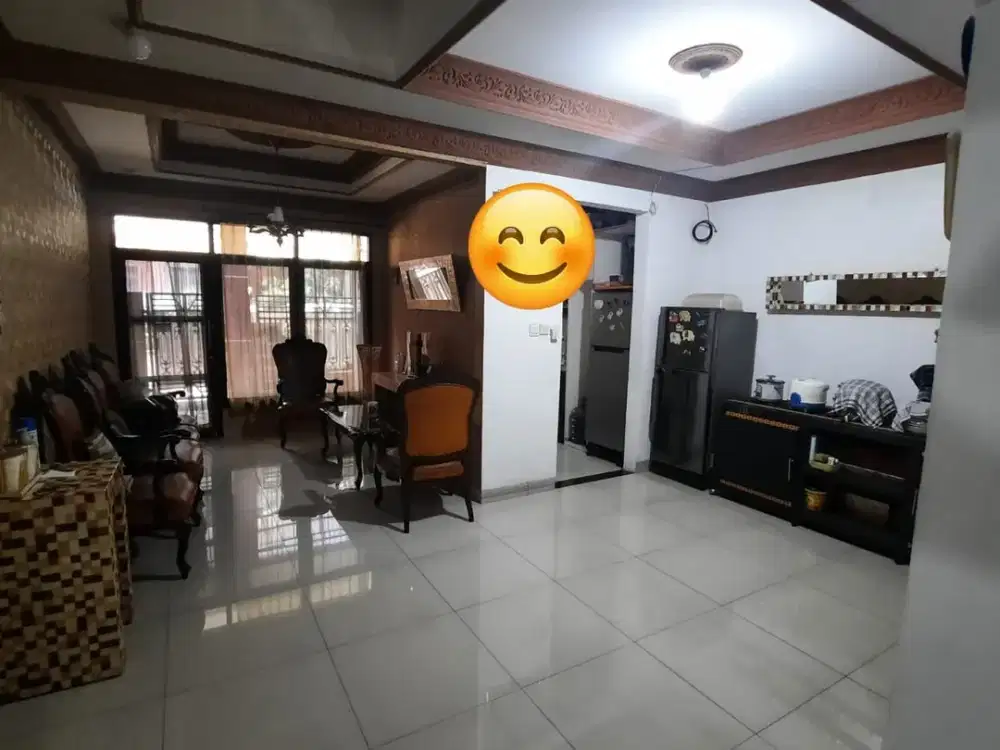 Dijual Rumah Asri Fullfurnish 2½lantai di Pondok Cipta Mas Kerkof