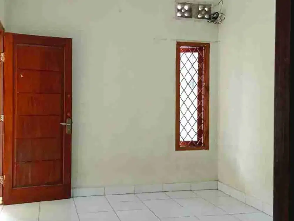Dijual Rumah Second Luas Di Dalam Komplek PWI Harga 400 Jta an Cilebut Bogor