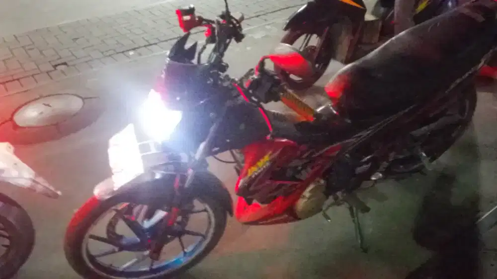 Suzuki satria F'150 2011