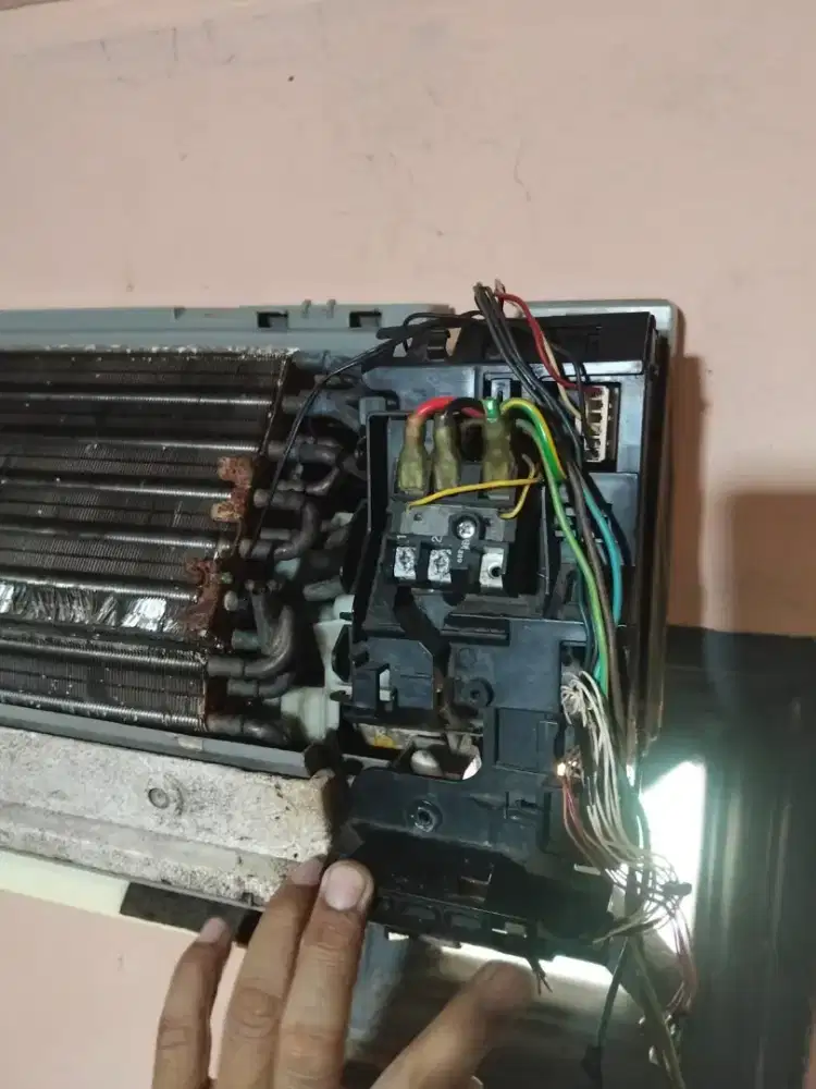 Jasa servis perbaikan,ac,bongkar pasang ac,kulkas,pompa air,mesin cuci