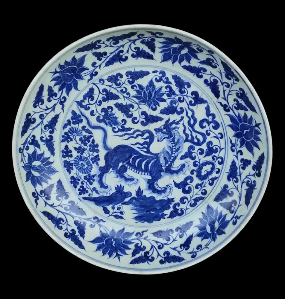Piring antik biru putih