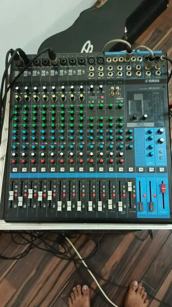 Mixer yamaha 16 xu
