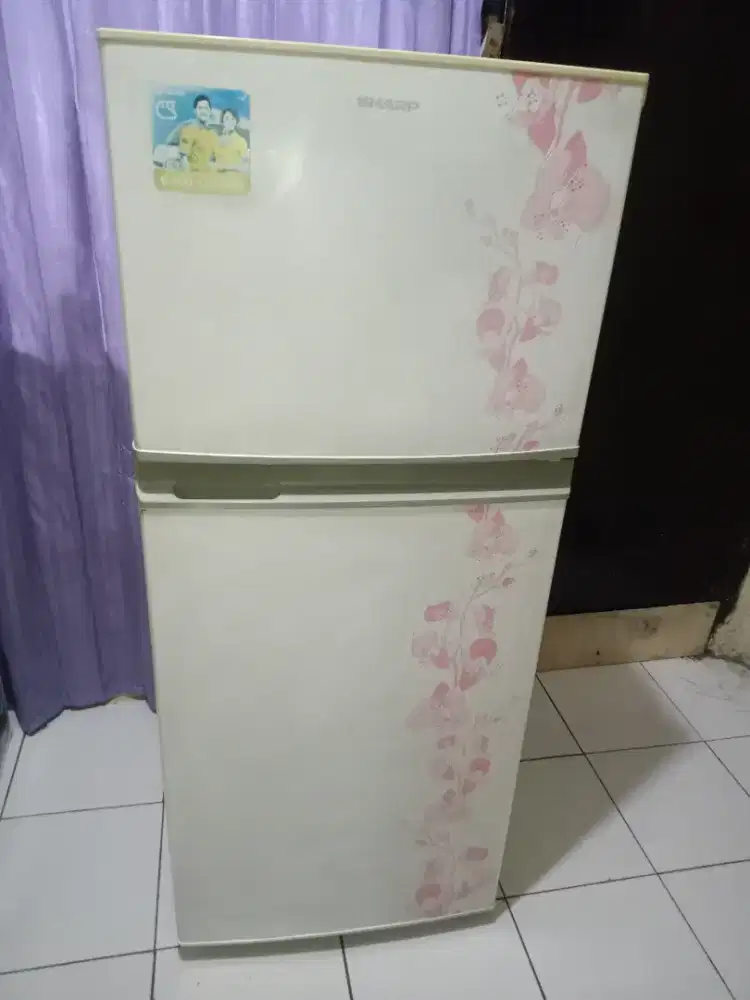 Kulkas 2pintu merk SHARP SJ-195