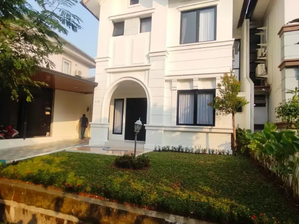 disewakan rumah 2 lantai baru di renovasi kamar ada 3 full furnis