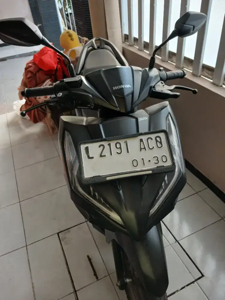 Di jual vario 125  warna hitam tahun 2024  ahir