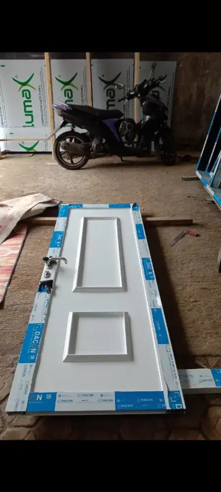 Pintu kusen alumunium