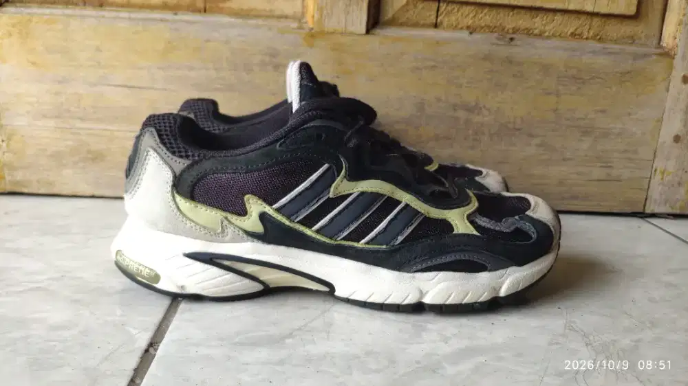 Sepatu adidas size 41