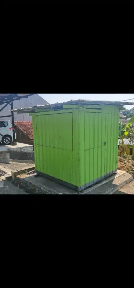 Booth Minuman Bekas