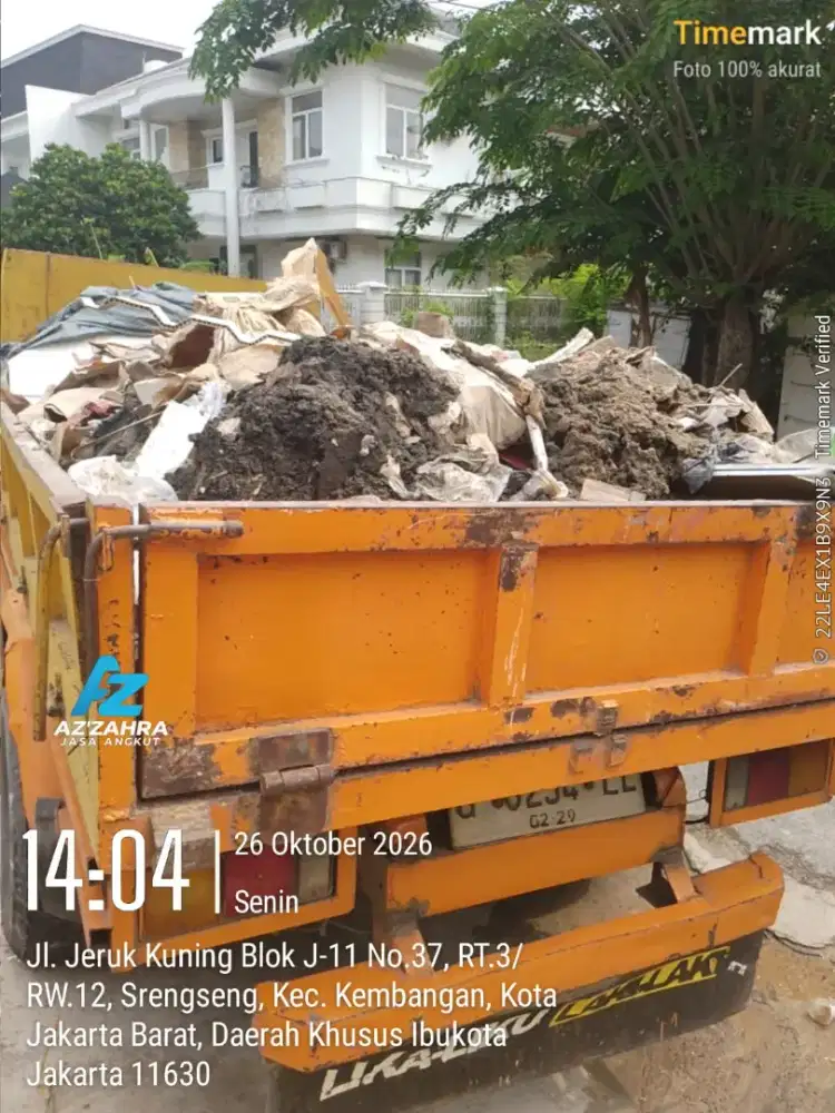Buang puing dan angkut sampah proyek