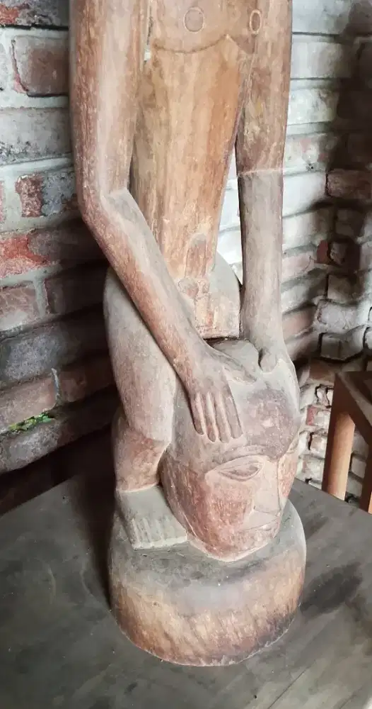 For sale patung kayu kuno asal sumatera