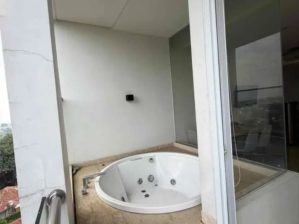 Dijual unit apartemen di Art Deco Luxury Hotel & Residence, Ciumbuleuit, Bandung. Lokasi strategis, cocok untuk hunian pribadi maupun investasi properti.

Spesifikasi Unit:

• Luas: 48,76 m²
• Lantai: 7
• Kamar tidur: 1
• Kamar mandi: 1
• View: Timur

• K