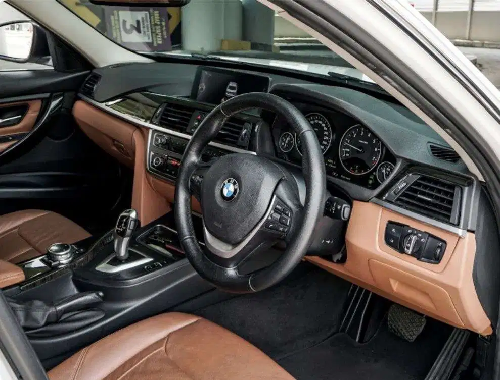 BMW 320i 2013 Bensin