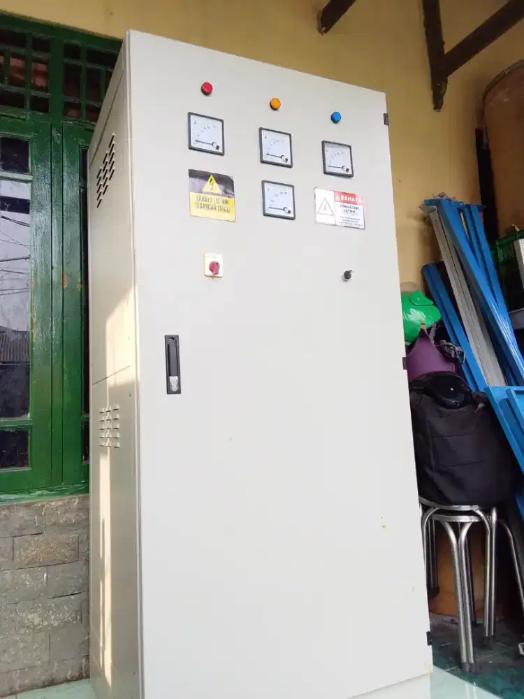 Panel listrik tinggi 2 meter...