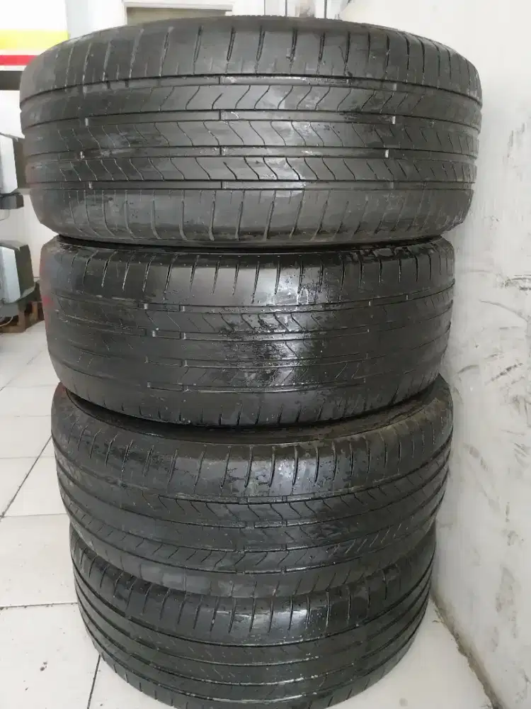 Ban BS Tur 215/55R17 ,4pc,70%